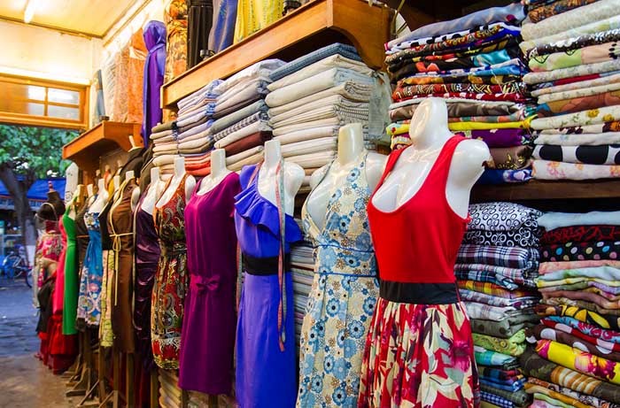 Káº¿t quáº£ hÃ¬nh áº£nh cho traditional clothing shops scattering on hanoi streets